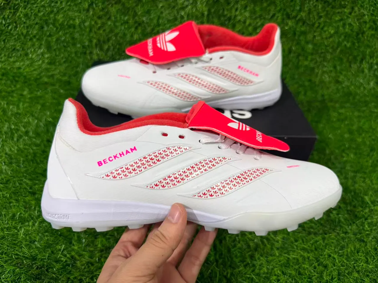 Adidas Blanco Rojo Bajo Superior Sintético Capas de Rayas Texturizadas Césped Artificial Zapatos de Fútbol 4