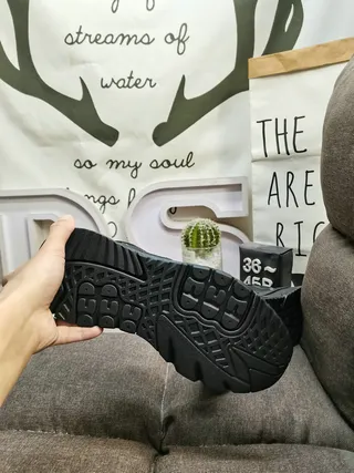 Adidas Tênis Brancos Amarelos Solado Médio Listra Três Painel Lateral Chunky Sneakers 4