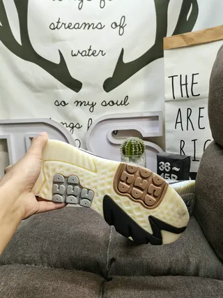 Adidas Tênis Brancos Amarelos Solado Médio Listra Três Painel Lateral Chunky Sneakers 14