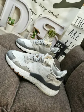 Adidas Tênis Brancos Amarelos Solado Médio Listra Três Painel Lateral Chunky Sneakers 17