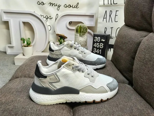Adidas Tênis Brancos Amarelos Solado Médio Listra Três Painel Lateral Chunky Sneakers 21