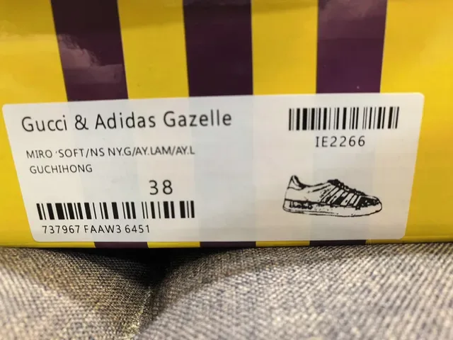 Adidas x Gucci Samba GG Monogram حذاء لايف ستايل أحمر 2