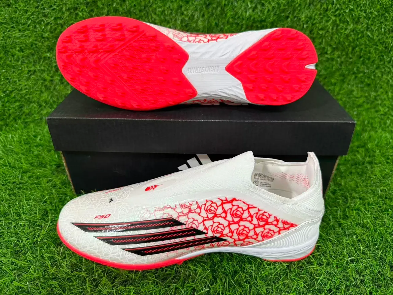 Adidas X सफेद नारंगी बिना लेस के सॉक-फिट अपर रोज प्रिंट ओवरले टर्फ फुटबॉल जूते 10