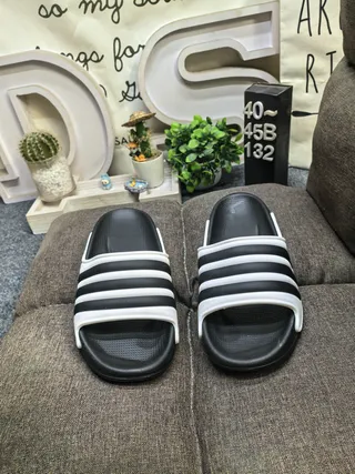 Adidas Yeezy Slide chinelos pretos e brancos 10