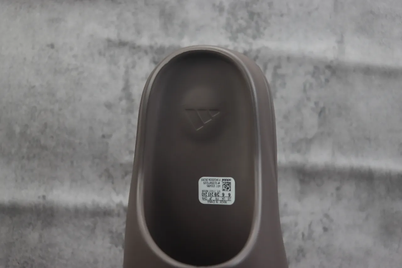 Adidas Yeezy Slide Zapatilla Moldeada Marrón 3