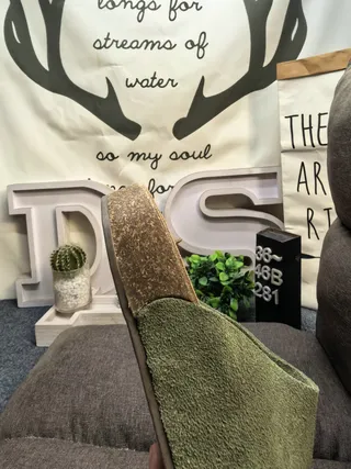 Adidas Yeezy Slide 橄榄绿麂皮拖鞋 3