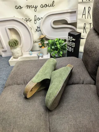 Adidas Yeezy Slide 橄榄绿麂皮拖鞋 6