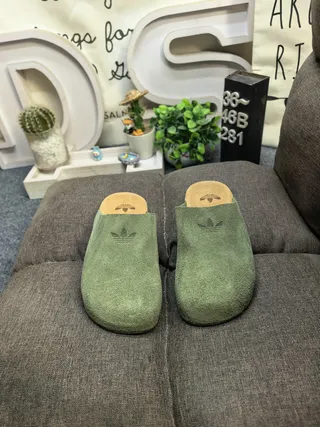 Adidas Yeezy Slide 橄榄绿麂皮拖鞋 10