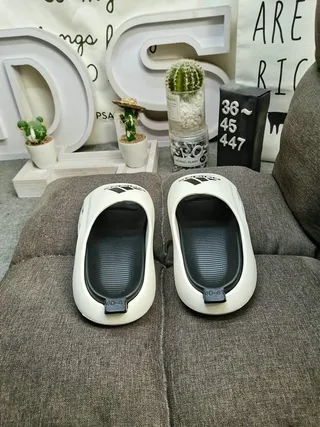 Adidas Yeezy Slide Blanc Noir Semelle Molded Monolithe Talon Ouvert Chaussons Slip-On 8