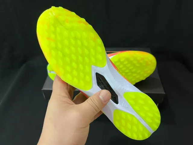 Adidas Amarillo Rosa Bajo Corte Upper Sintético Negro Tres Rayas Branding Césped Zapatos de Fútbol 3