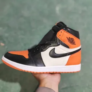 Air Jordan 1 黑白橙篮球鞋