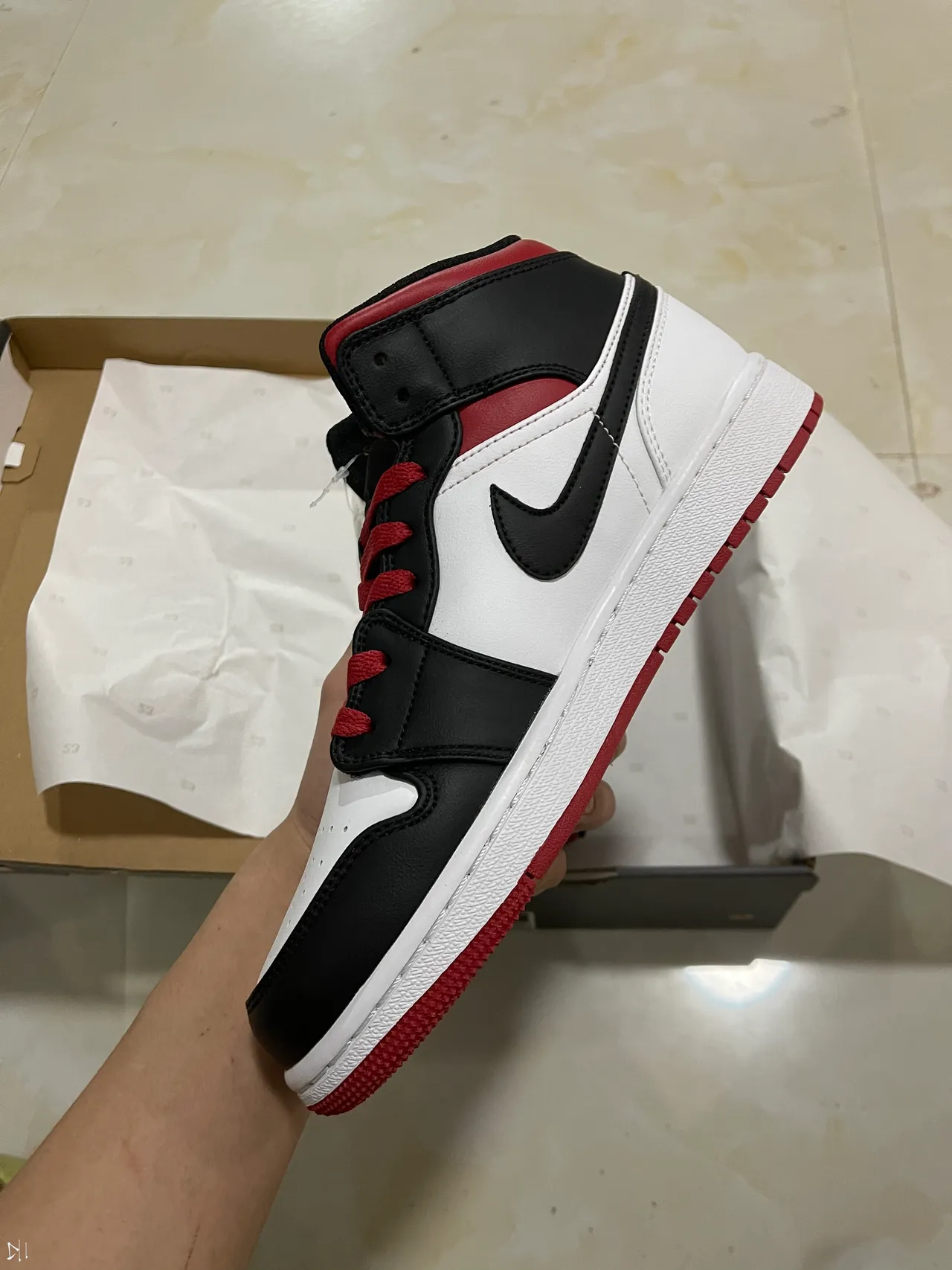 Air Jordan 1 काले सफेद लाल हाई-टॉप बास्केटबॉल जूते 3