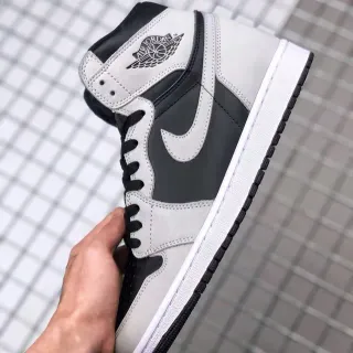 Air Jordan 1 灰黑 高帮 麂皮和皮革拼接 篮球鞋