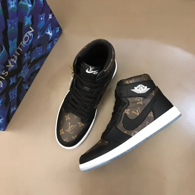 Zapatillas de baloncesto Air Jordan 1 High con estampado Monogram negro y marrón 2