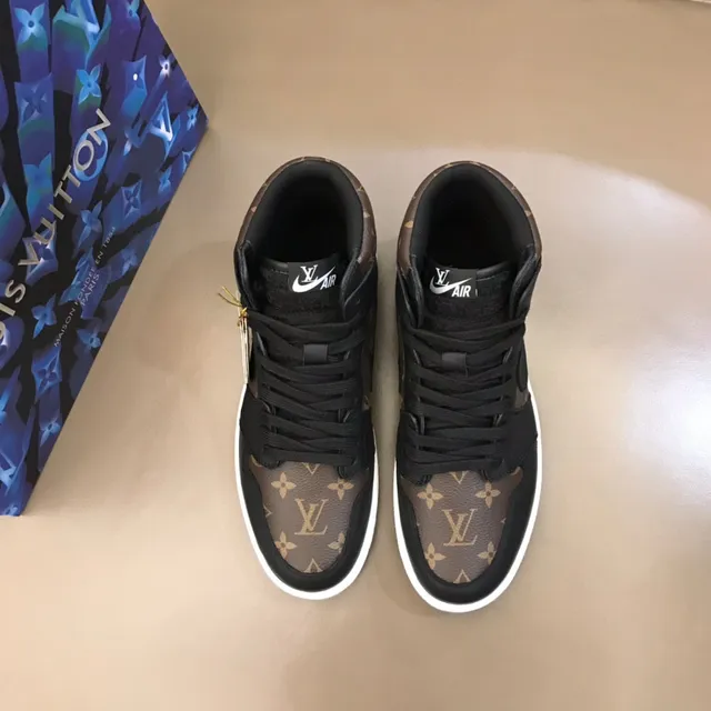 Zapatillas de baloncesto Air Jordan 1 High con estampado Monogram negro y marrón 9