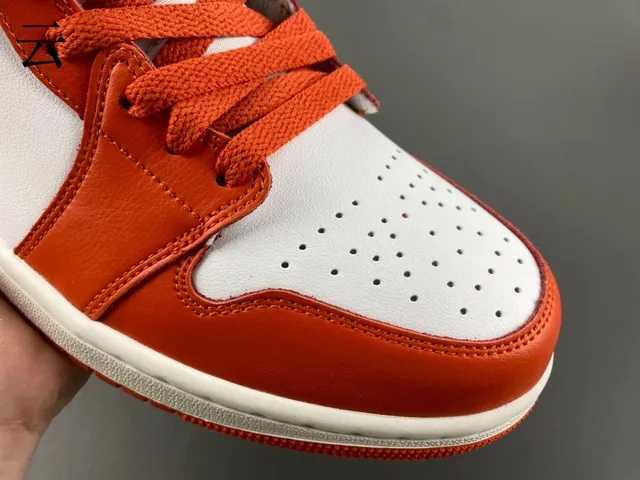 Air Jordan 1 High কমলা এবং সাদা বাস্কেটবল জুতা 3