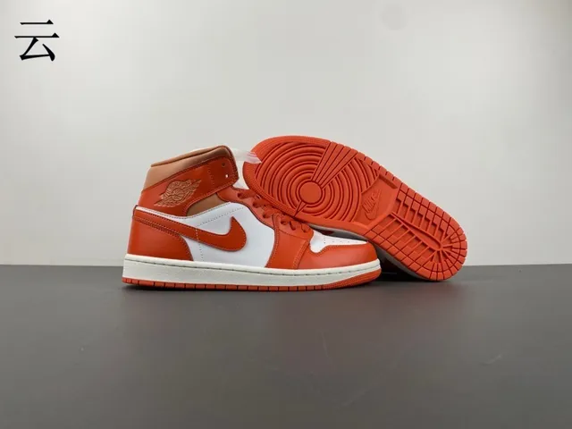 Air Jordan 1 High কমলা এবং সাদা বাস্কেটবল জুতা 12