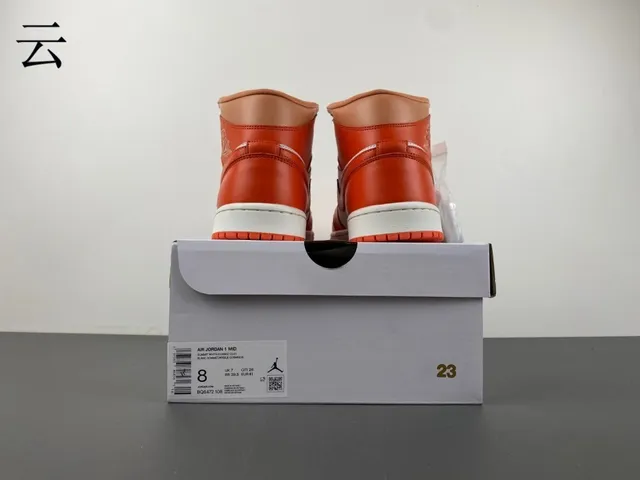 Air Jordan 1 High কমলা এবং সাদা বাস্কেটবল জুতা 17