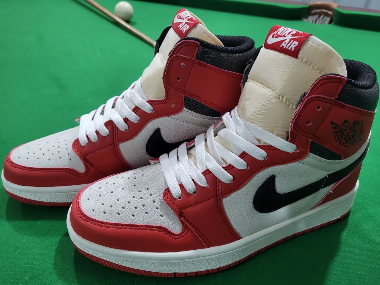 Air Jordan 1 High 红白黑篮球鞋 2