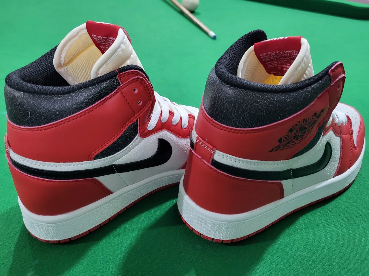 Air Jordan 1 High 红白黑篮球鞋 4