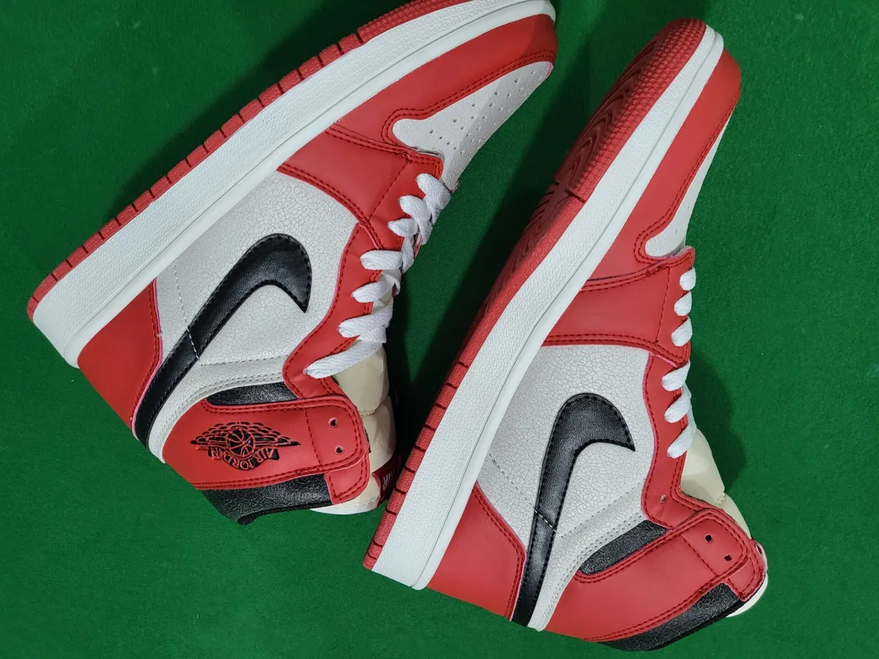Air Jordan 1 High 红白黑篮球鞋 6