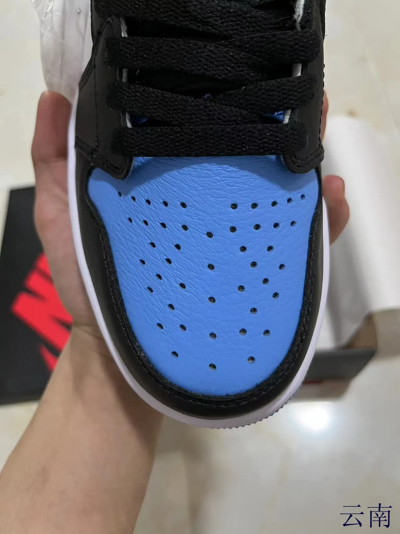 Air Jordan 1 High Top Blanc Noir University Blue Chaussures de basketball 3