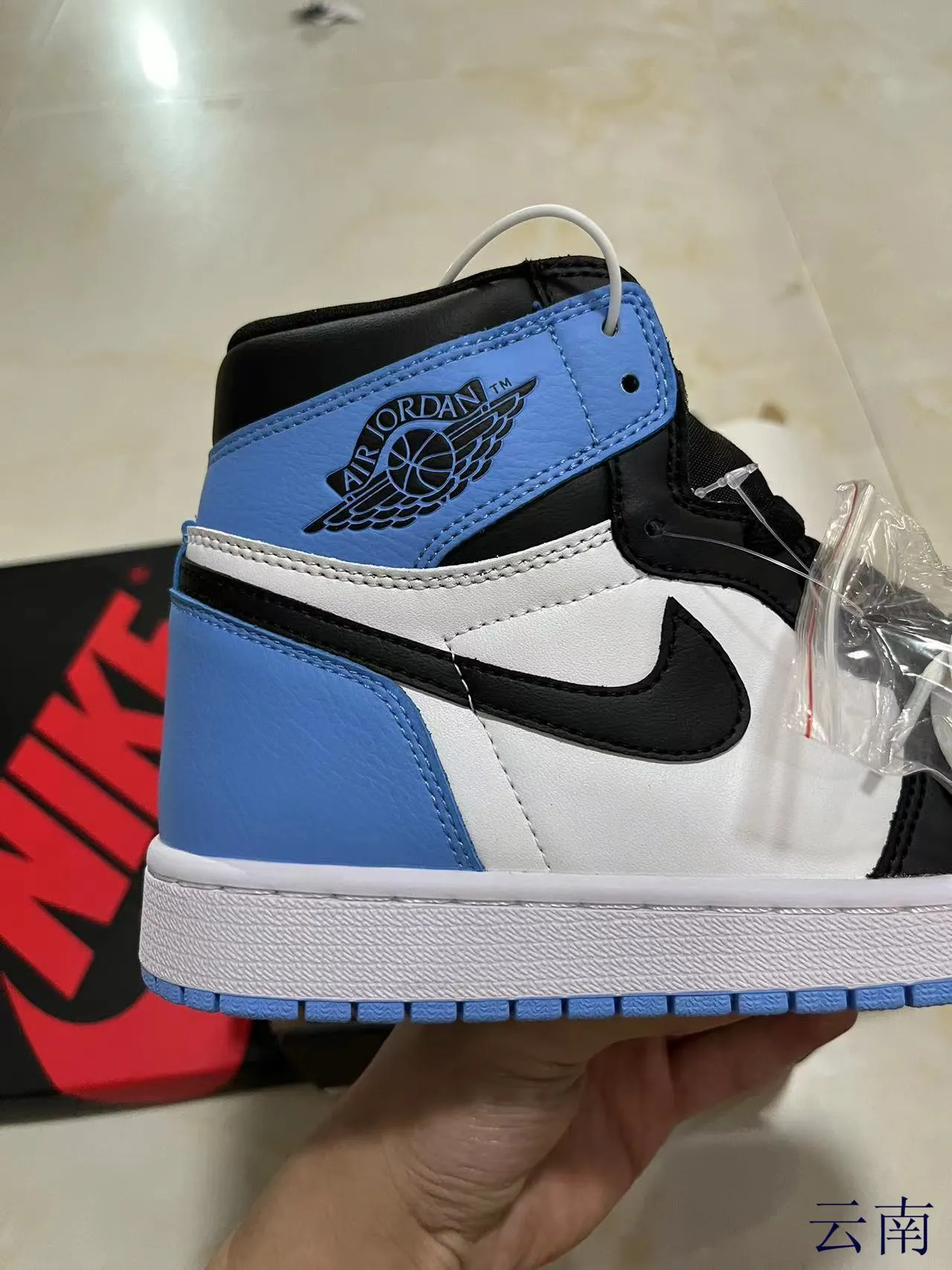 Air Jordan 1 High Top Blanc Noir University Blue Chaussures de basketball 7