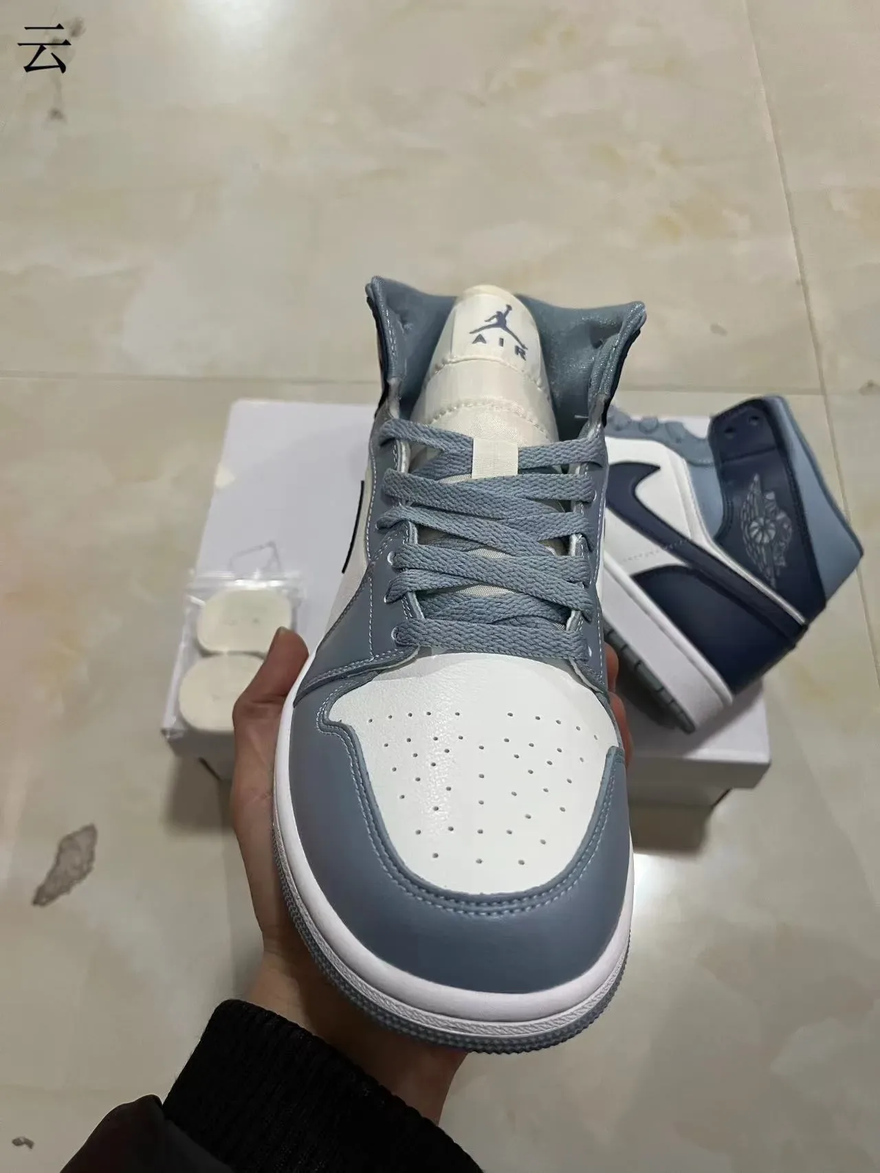 Air Jordan 1 High Top أبيض بحري رمادي أحذية كرة السلة 3