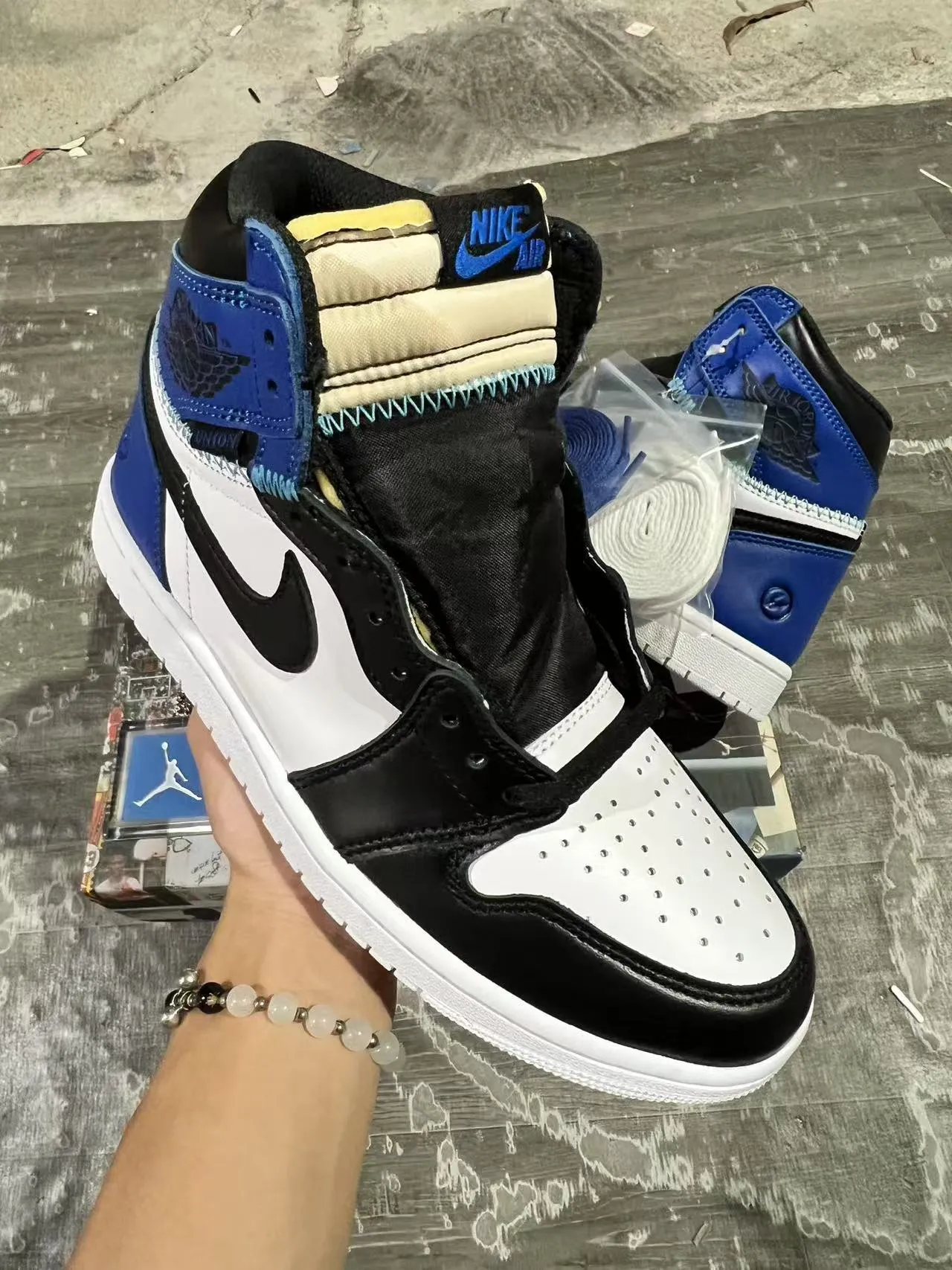 Air Jordan 1 High Union Los Angeles 皇家蓝黑白篮球鞋 2