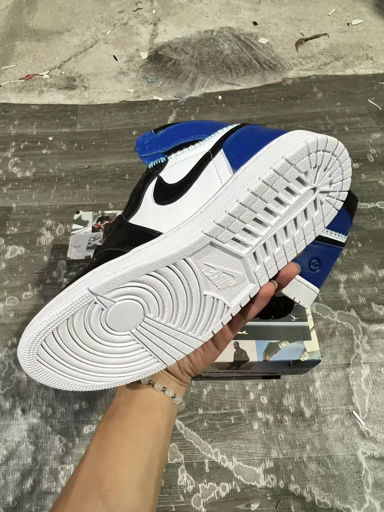 Air Jordan 1 High Union Los Angeles 皇家蓝黑白篮球鞋 7