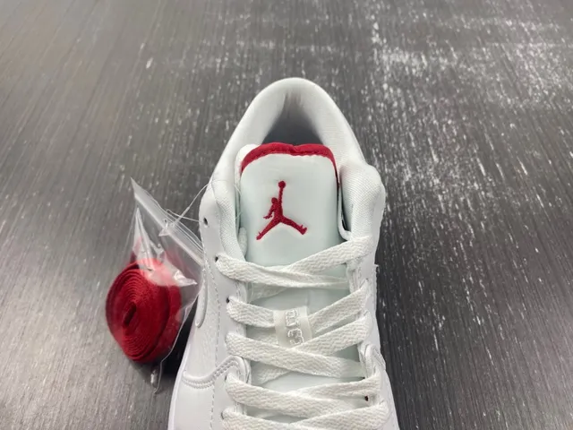 Tênis lifestyle Air Jordan 1 Low Elephant branco preto vermelho 5