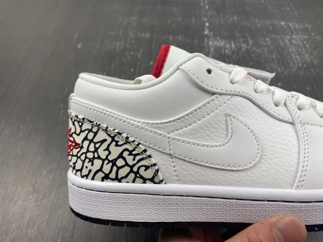 Tênis lifestyle Air Jordan 1 Low Elephant branco preto vermelho 9