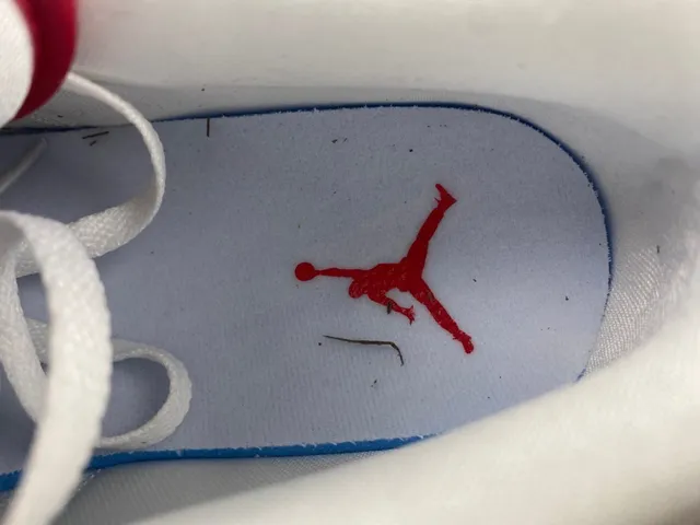 Tênis lifestyle Air Jordan 1 Low Elephant branco preto vermelho 11