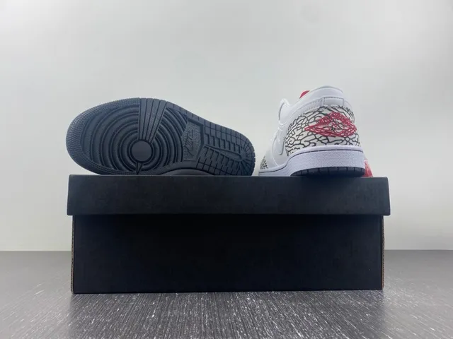 Tênis lifestyle Air Jordan 1 Low Elephant branco preto vermelho 15