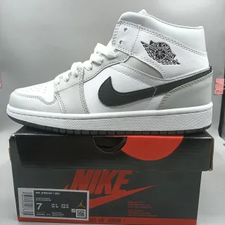 Tênis de basquete Air Jordan 1 Mid Branco/Preto