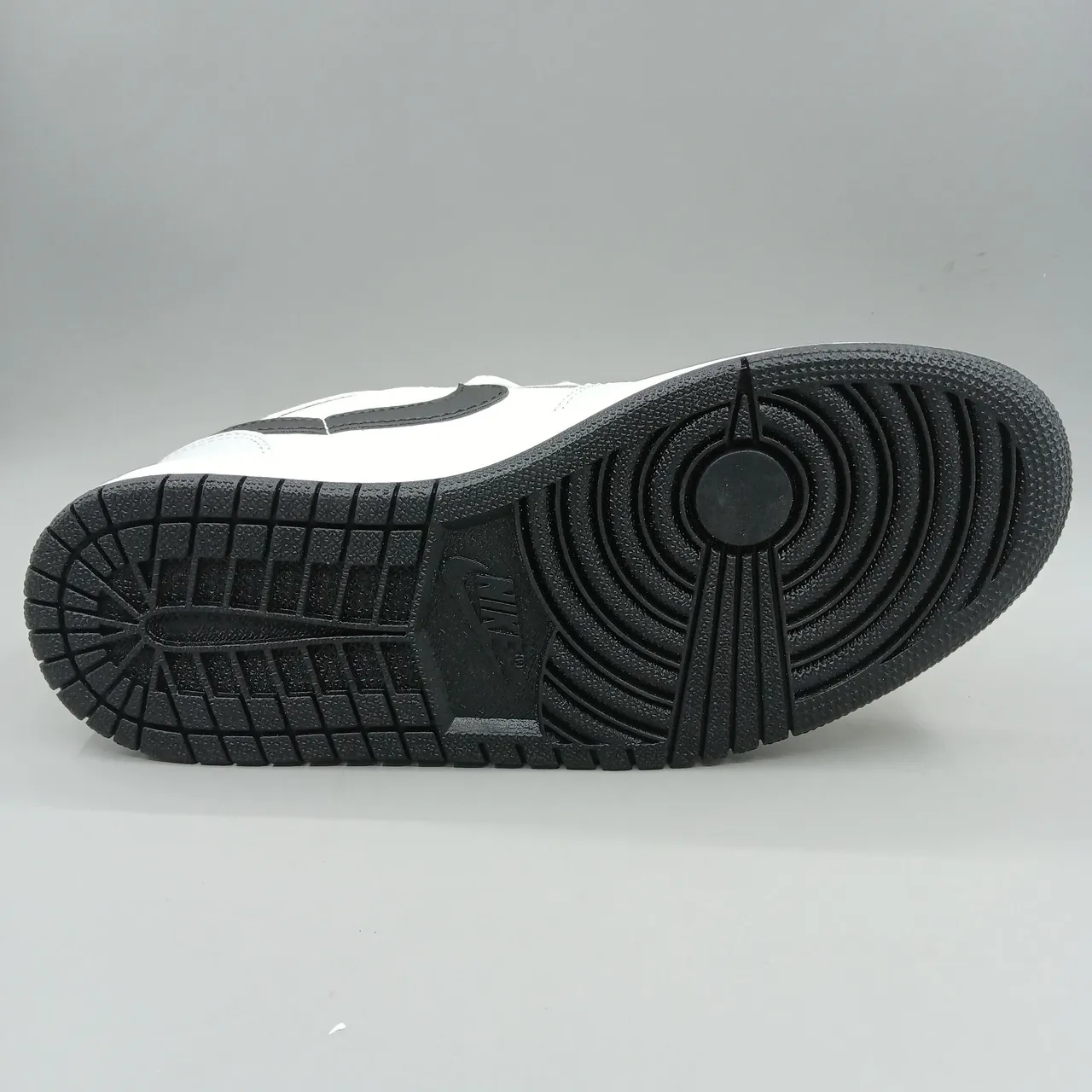 Tênis de basquete Air Jordan 1 Mid Branco/Preto 6