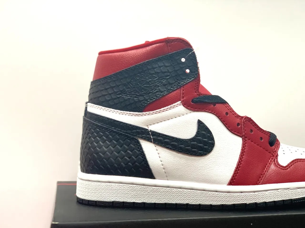 Air Jordan 1 Rouge Noir Hautes en Cuir Chaussures de Basketball 7