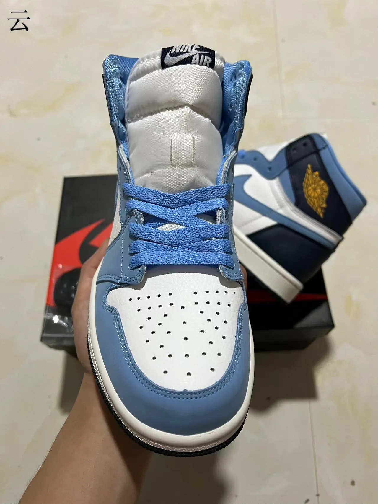 Zapatillas de baloncesto Air Jordan 1 de caña alta en cuero y revestimiento sintético blanco y azul 3