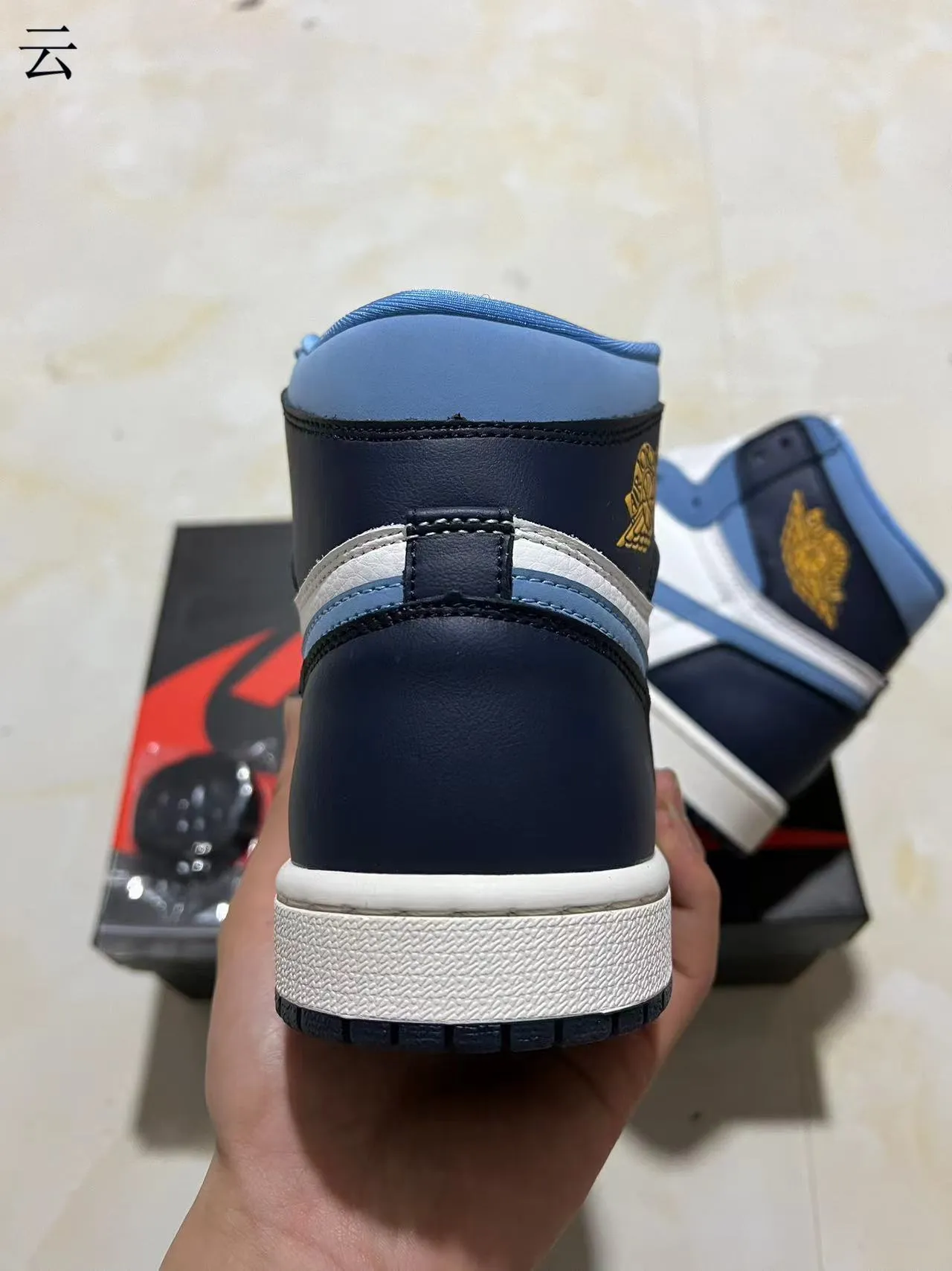 Zapatillas de baloncesto Air Jordan 1 de caña alta en cuero y revestimiento sintético blanco y azul 8