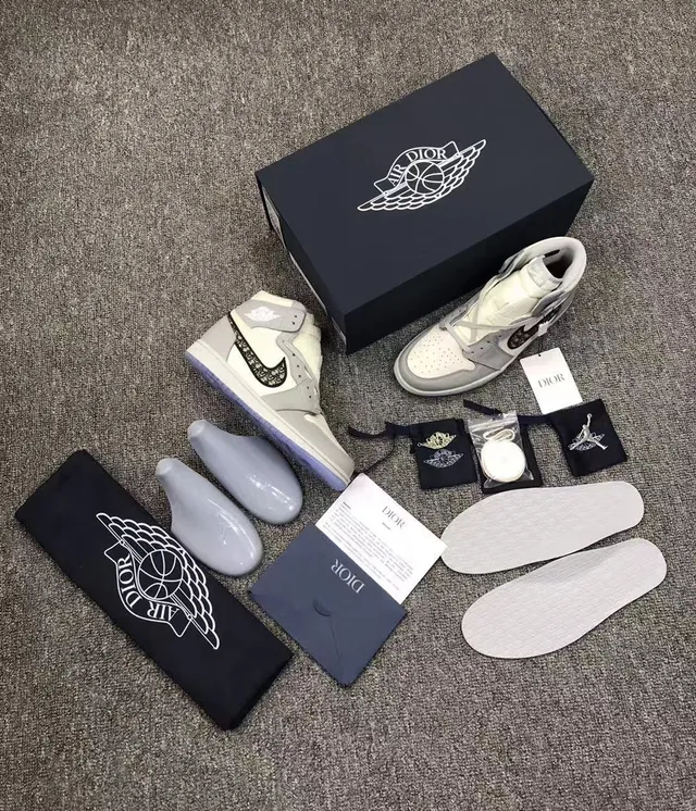 Air Jordan 1 x Dior सफेद ग्रे काला पारभासी सोल बास्केटबॉल जूते 18