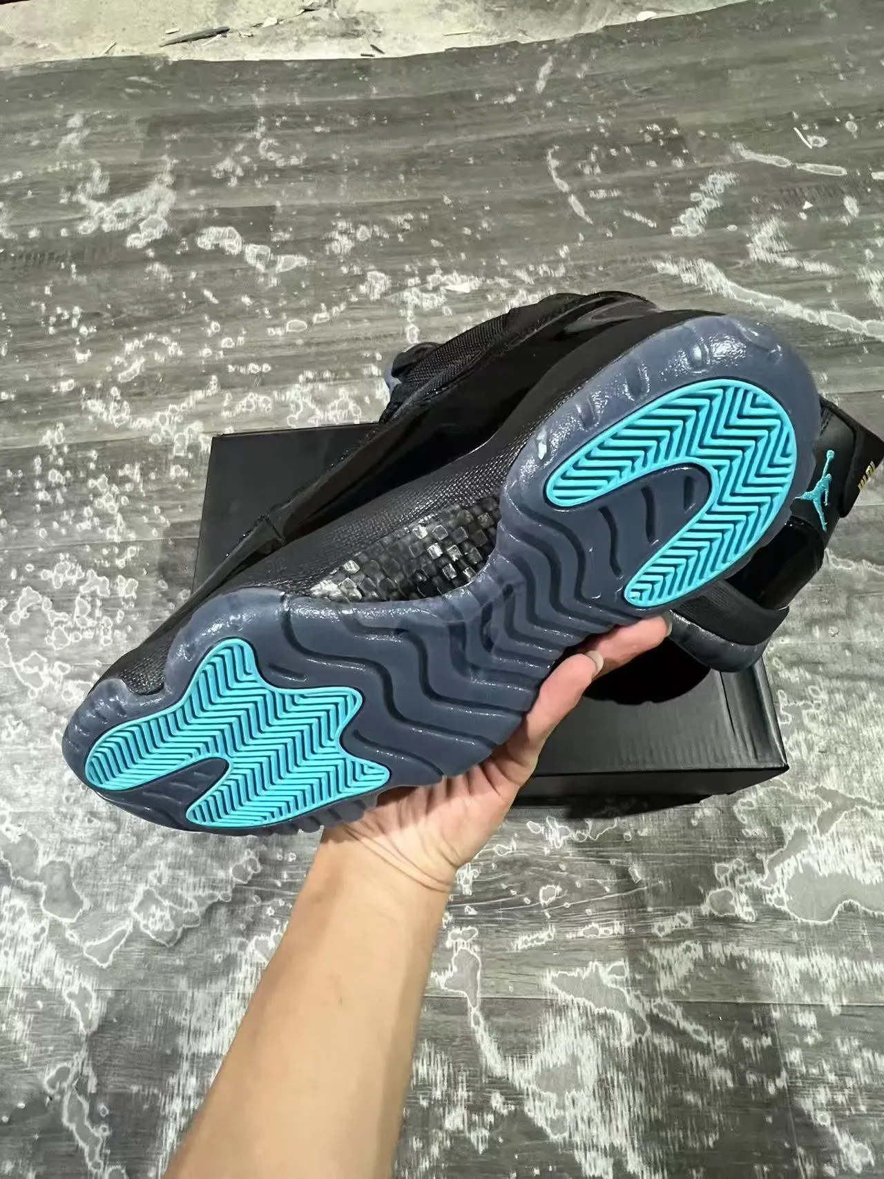 Air Jordan 11 أسود فيروزي جلد لامع أحذية كرة السلة 6