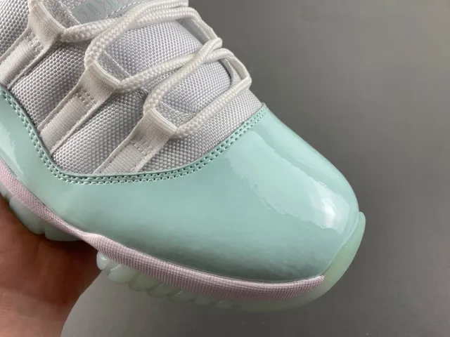 Air Jordan 11 मिंट ग्रीन पेटेंट लेदर बास्केटबॉल जूते 2