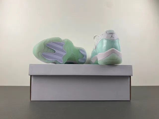 Air Jordan 11 मिंट ग्रीन पेटेंट लेदर बास्केटबॉल जूते 17