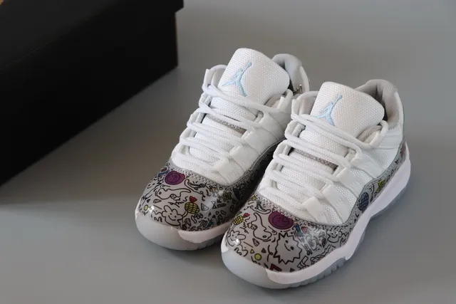 Air Jordan 11 নেভি হোয়াইট বাস্কেটবল জুতো 3