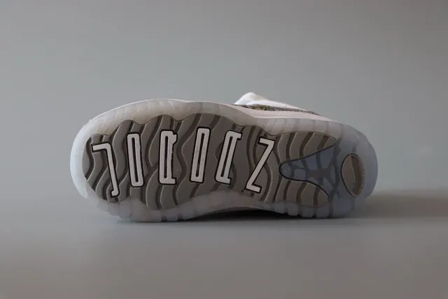 Air Jordan 11 নেভি হোয়াইট বাস্কেটবল জুতো 10