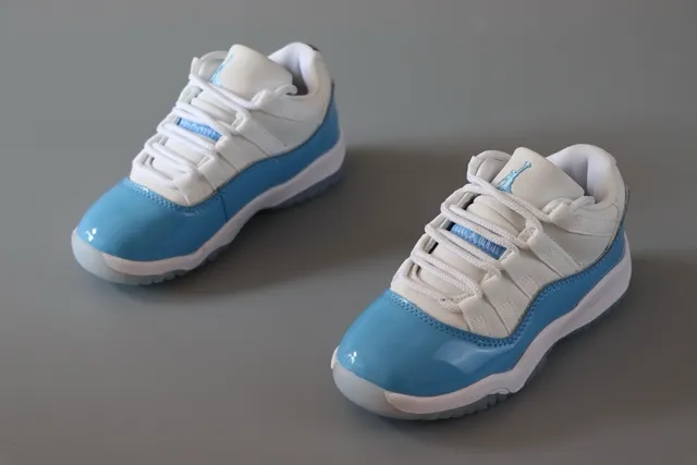 Air Jordan 11 নেভি হোয়াইট বাস্কেটবল জুতো 15