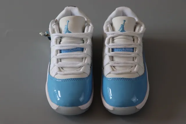 Air Jordan 11 নেভি হোয়াইট বাস্কেটবল জুতো 16