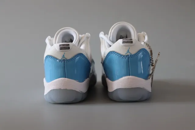 Air Jordan 11 নেভি হোয়াইট বাস্কেটবল জুতো 18