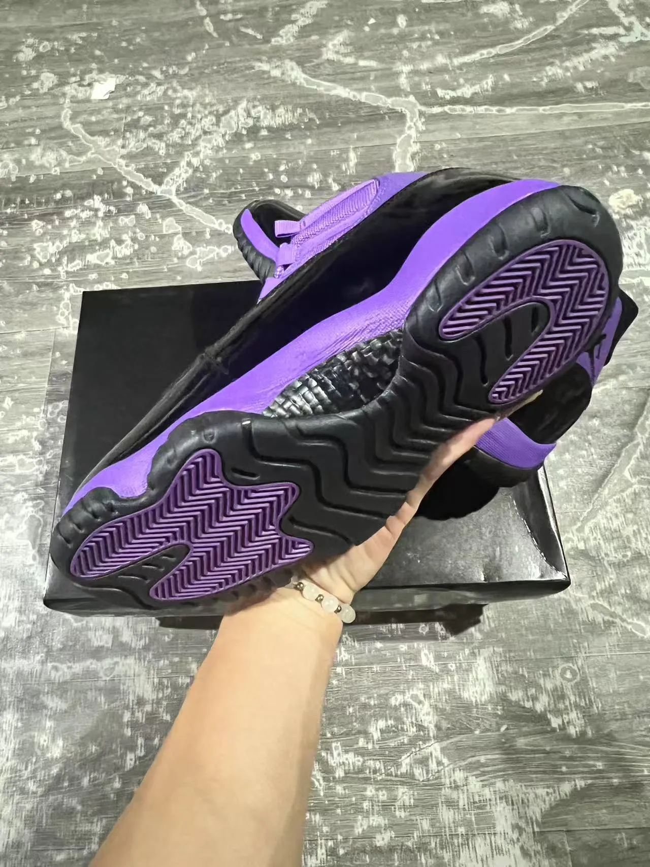 Zapatillas de baloncesto Air Jordan 11 de charol morado y negro 6