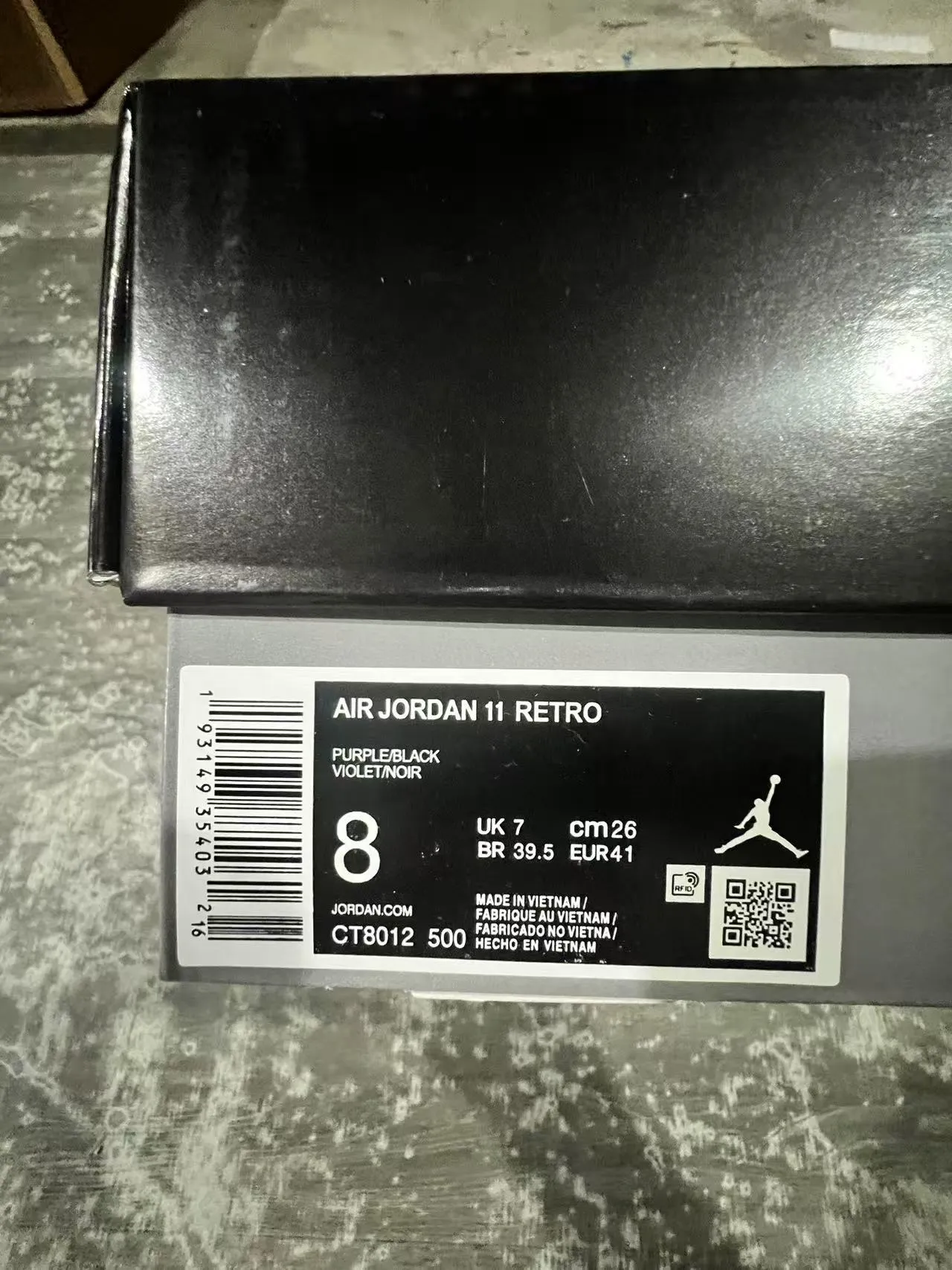 Zapatillas de baloncesto Air Jordan 11 de charol morado y negro 10